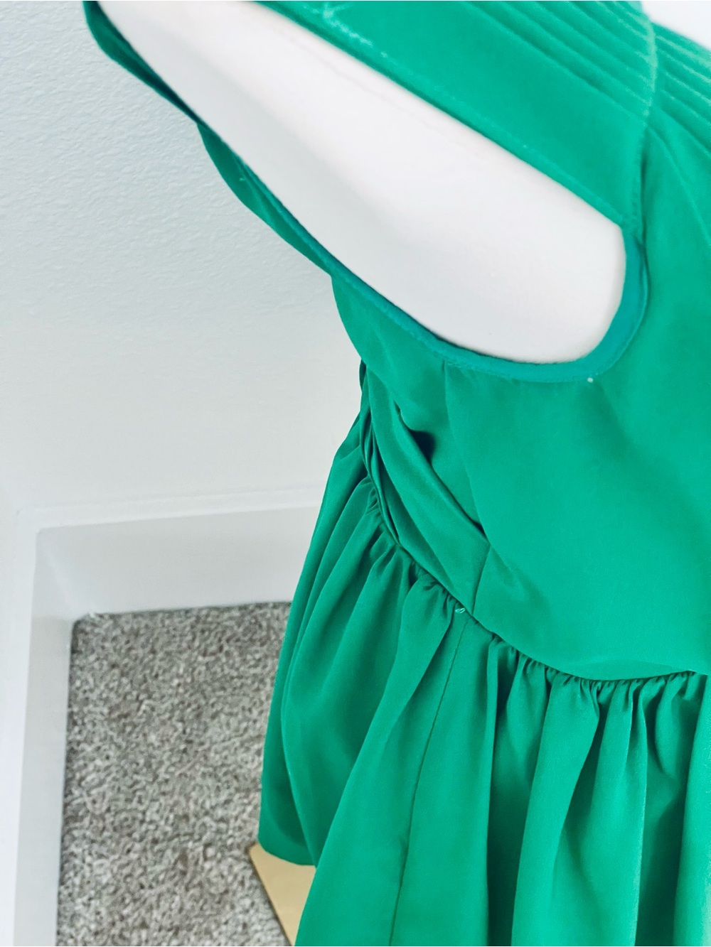 Ark & Co Emerald Green V‑Neck Sleeveless Skater Dress - Picture 6 of 7